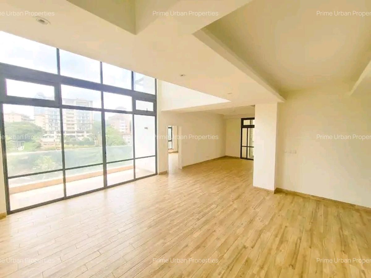 4 Bed Apartment with En Suite in Riverside - 7