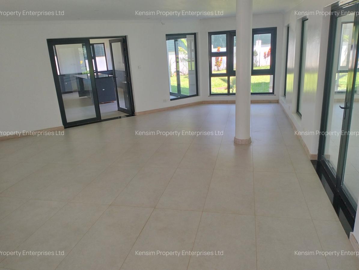 5 Bed House with En Suite in Runda - 6