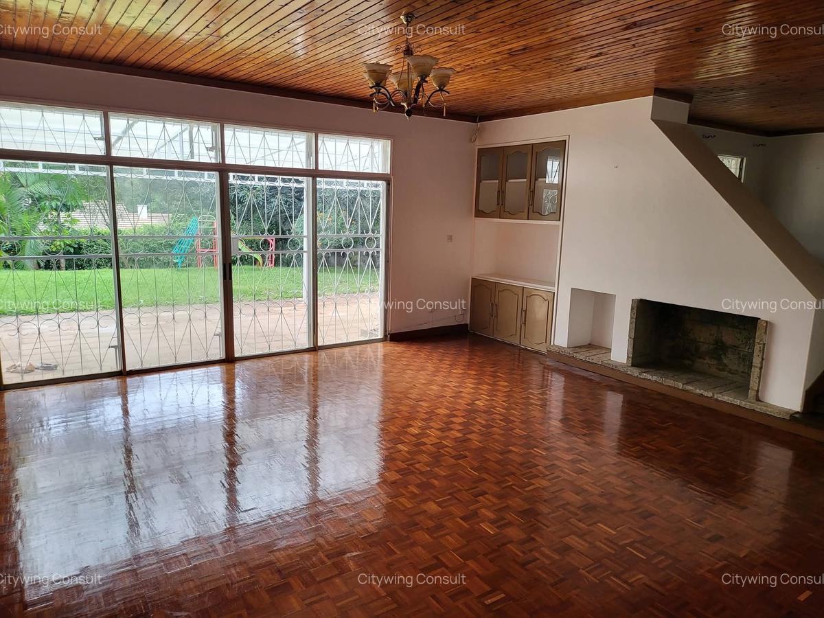 4 Bed House with En Suite at Crescent Road - 14
