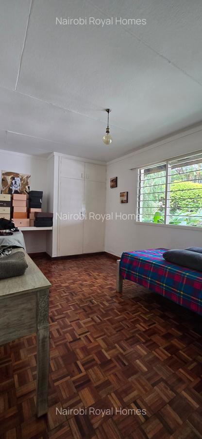 4 Bed House with En Suite at Loresho Road - 5