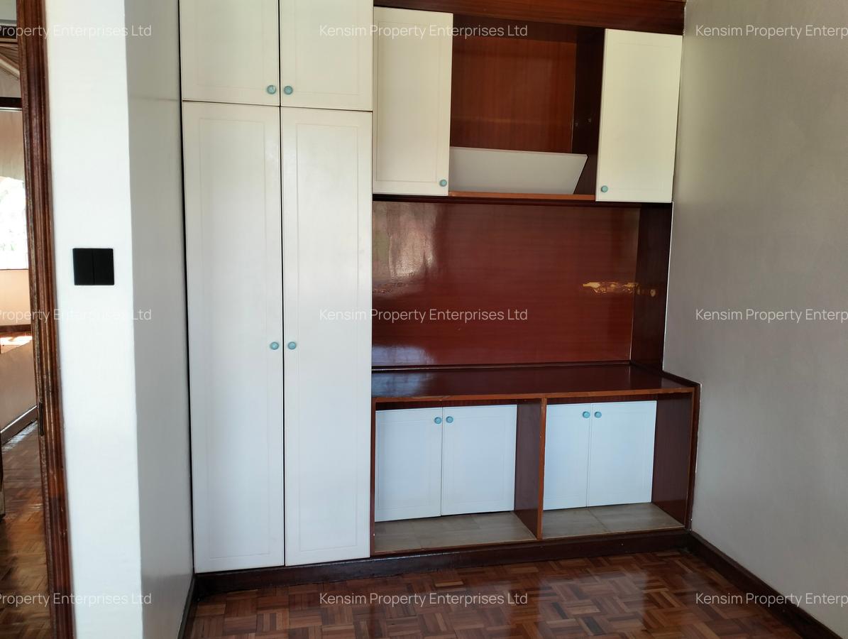 4 Bed Townhouse with En Suite in Lavington - 18