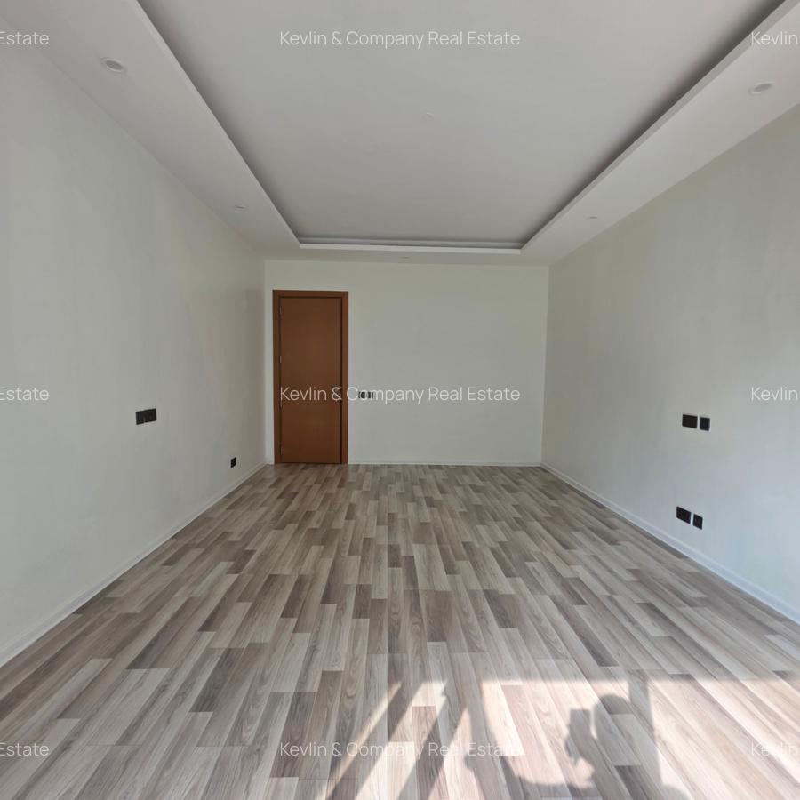 5 Bed Townhouse with En Suite in Lavington - 8