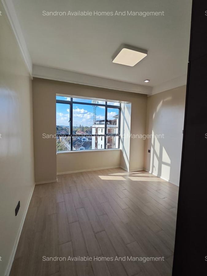 2 Bed Apartment with En Suite in Lavington - 4