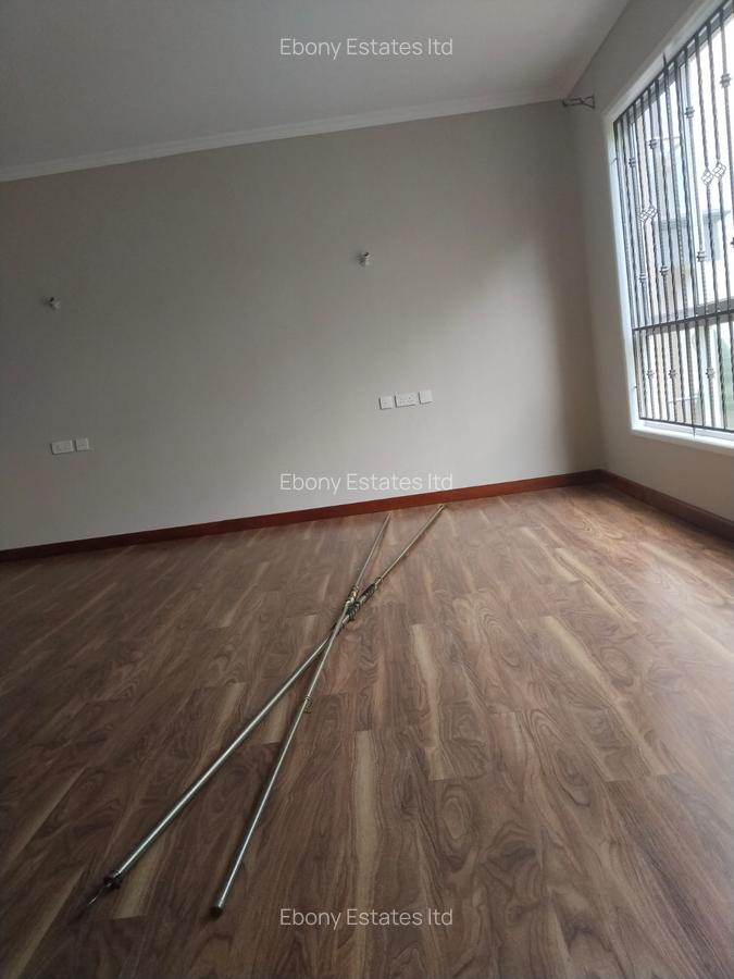 3 Bed Apartment with En Suite in Riverside - 15