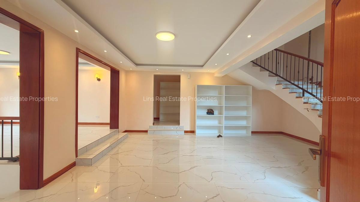 4 Bed Townhouse with En Suite in Nyari - 2