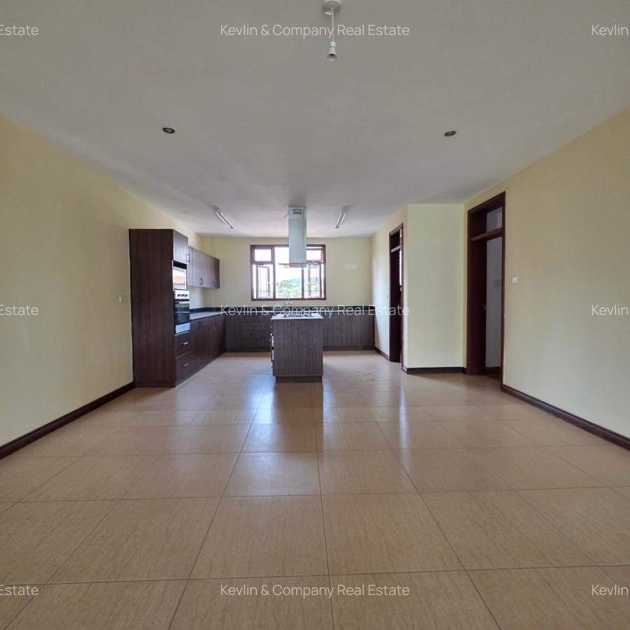 3 Bed Apartment with En Suite in Riverside - 4