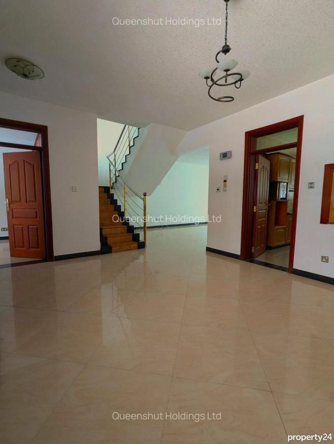 4 Bed Townhouse with En Suite in Westlands Area - 5