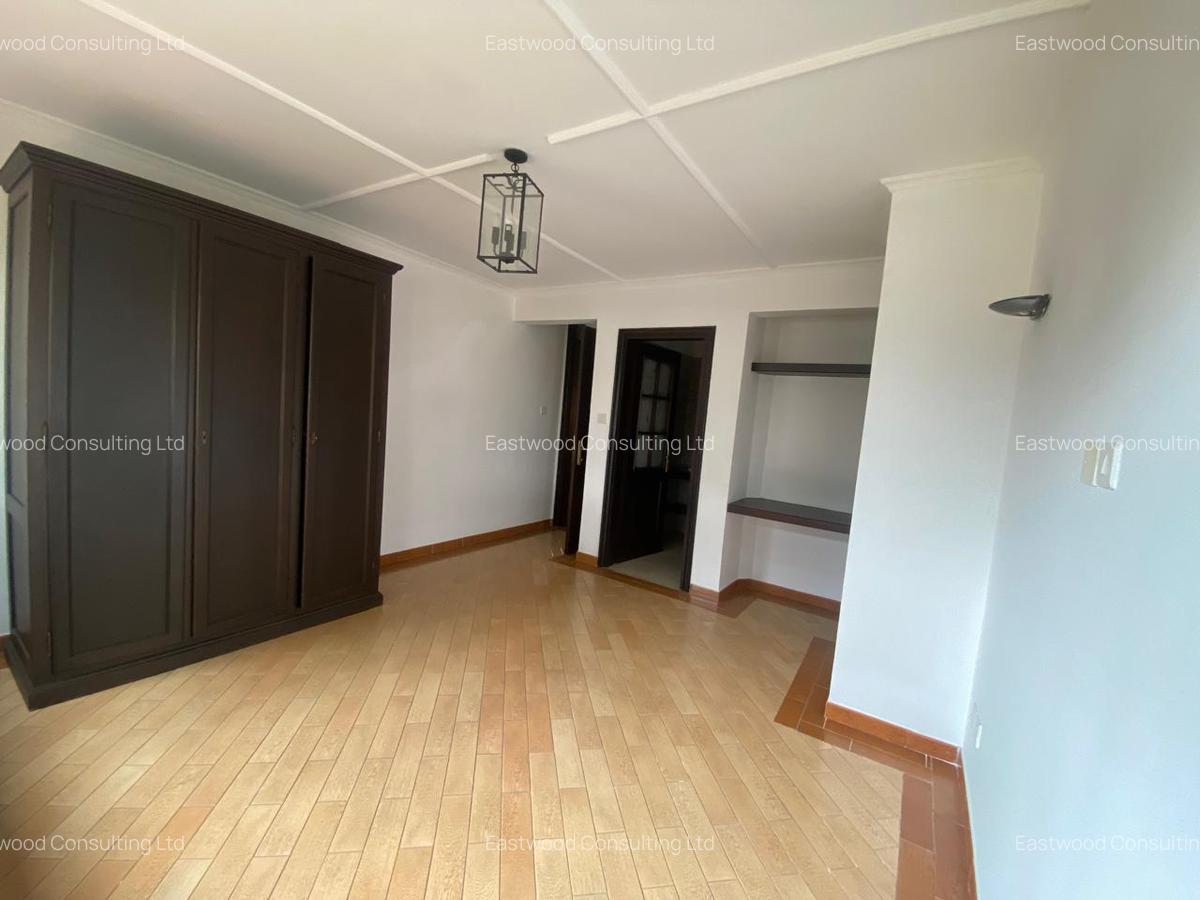 3 Bed House with En Suite in Brookside - 12