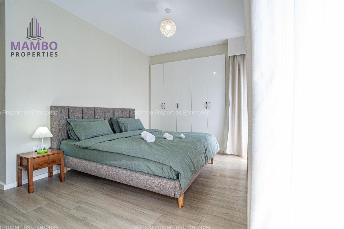 Serviced 2 Bed Apartment with En Suite at Riverside Dr - 10