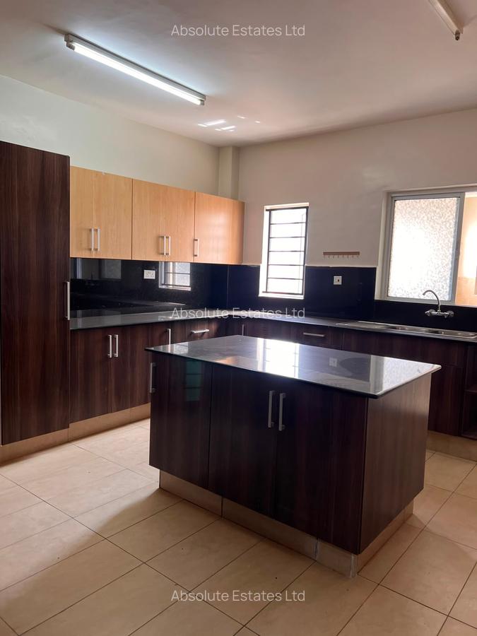 2 Bed Apartment with Swimming Pool in Kilimani - 4