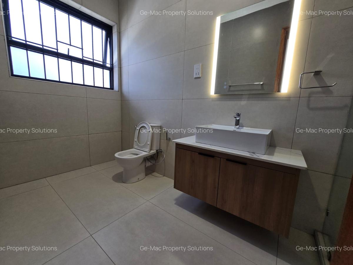 6 Bed House with En Suite in Loresho - 7