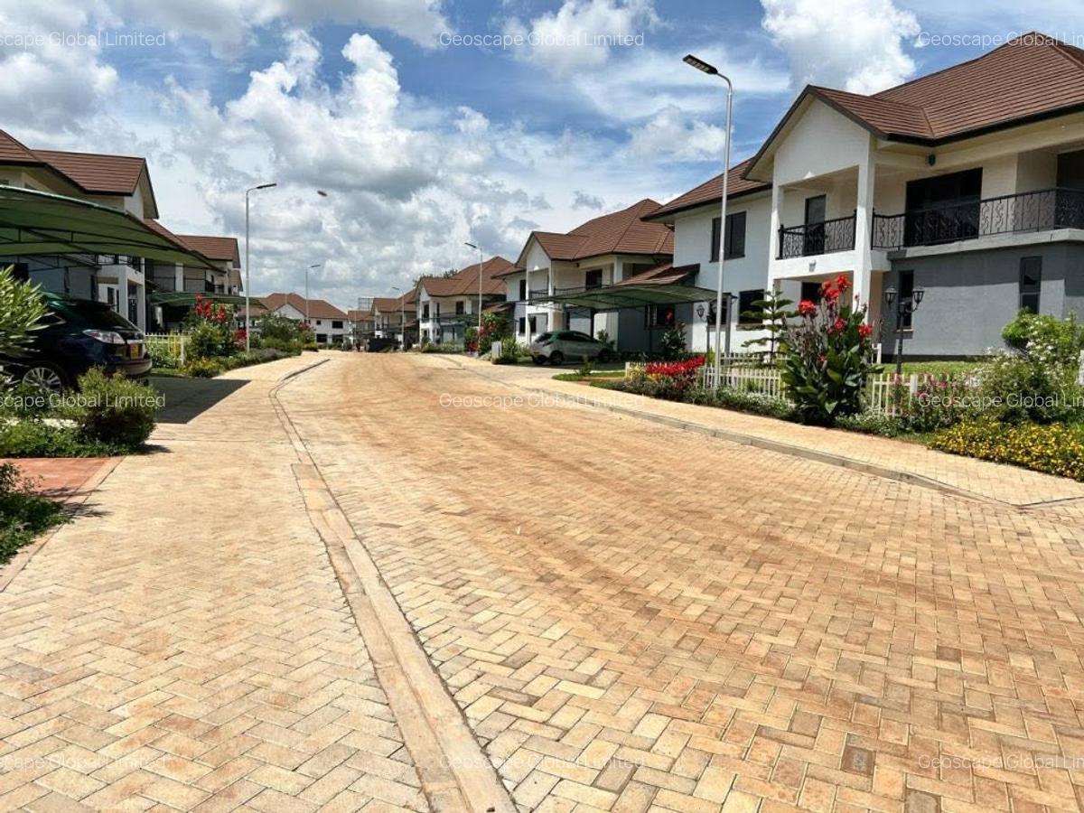 4 Bed House with En Suite in Kiambu Road - 2