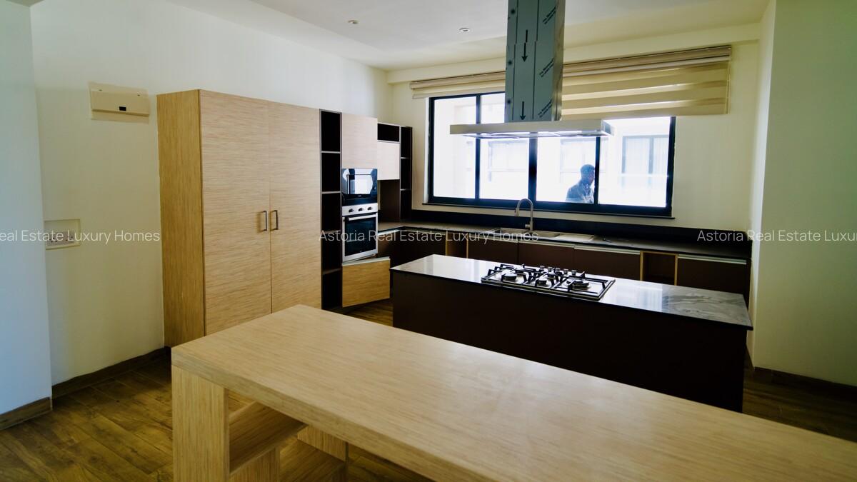 4 Bed Apartment with En Suite at 2026-382 - 16