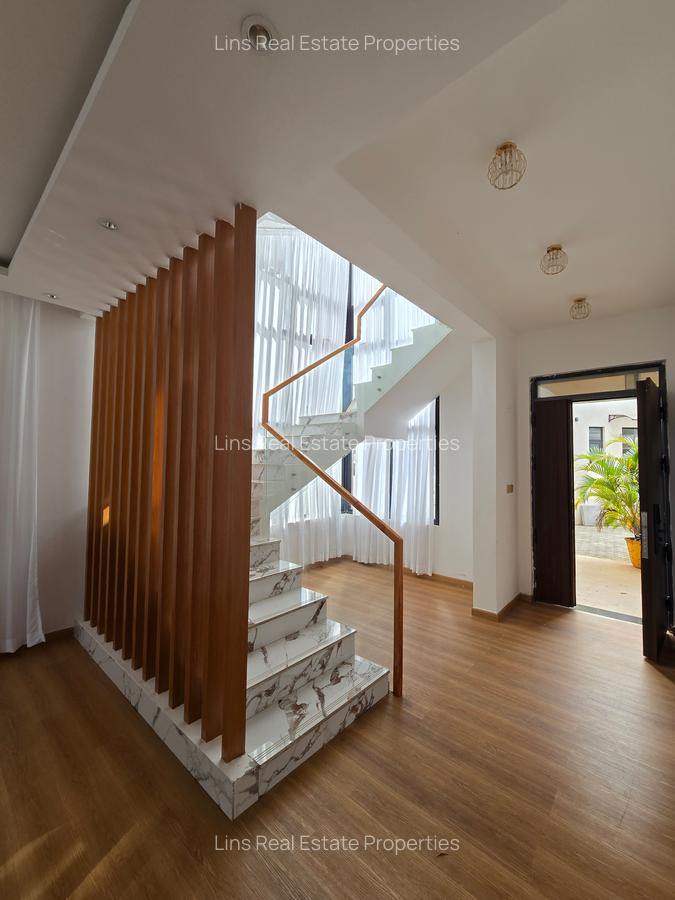 5 Bed Townhouse with En Suite in Lavington - 18
