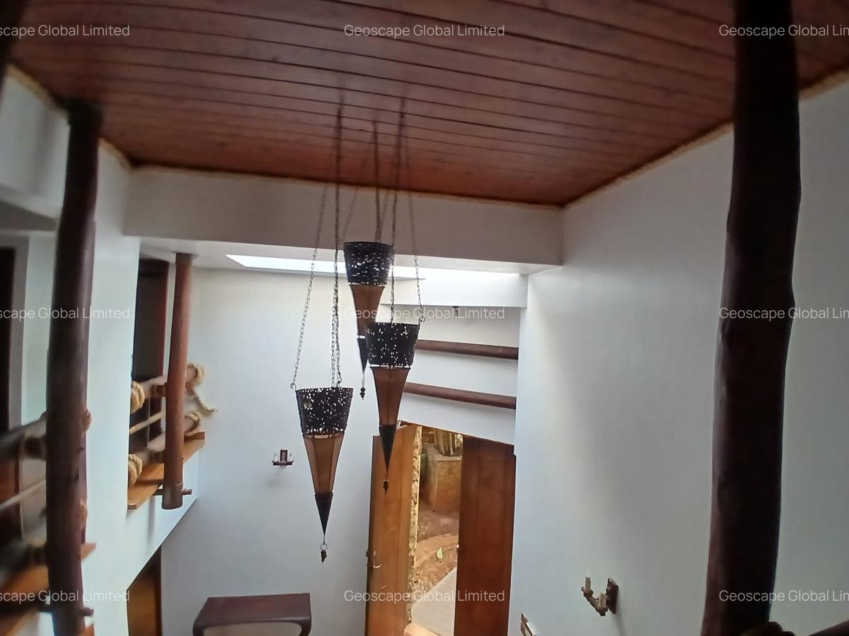5 Bed House with En Suite in Runda - 7