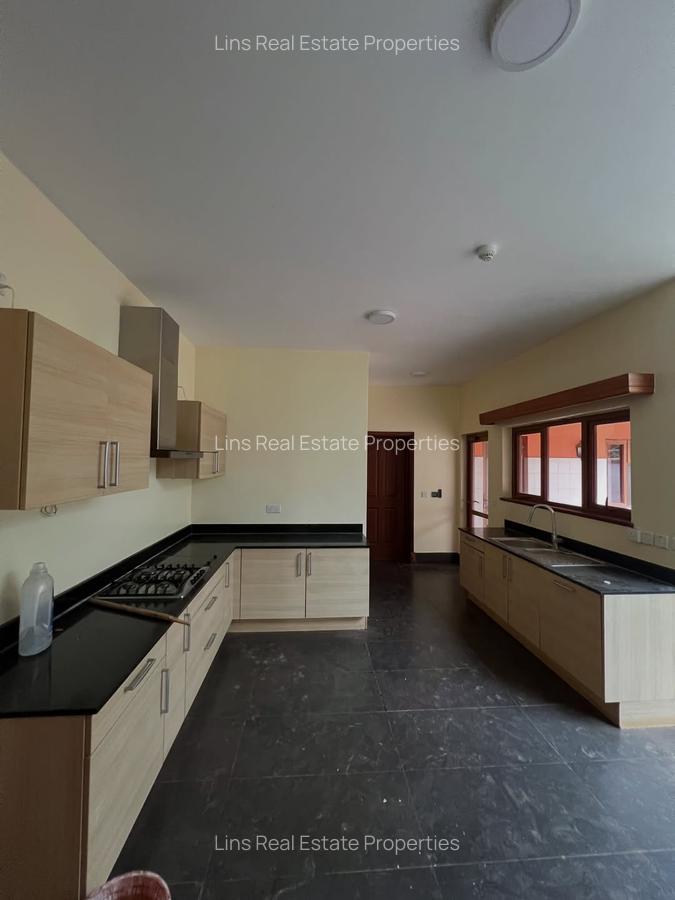 3 Bed Townhouse with En Suite in Kitisuru - 17