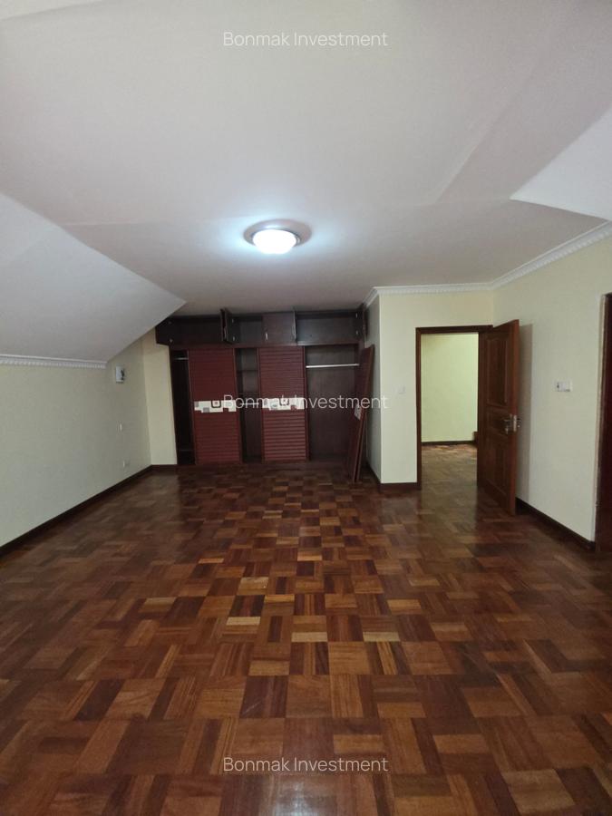 4 Bed Townhouse with En Suite at Lavington Green - 8