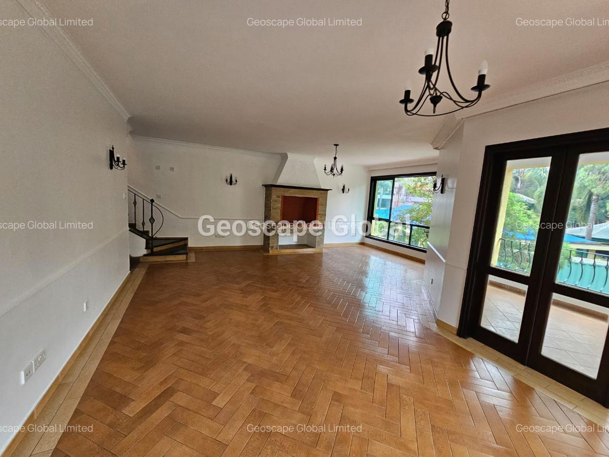 4 Bed Townhouse with En Suite in Spring Valley - 15