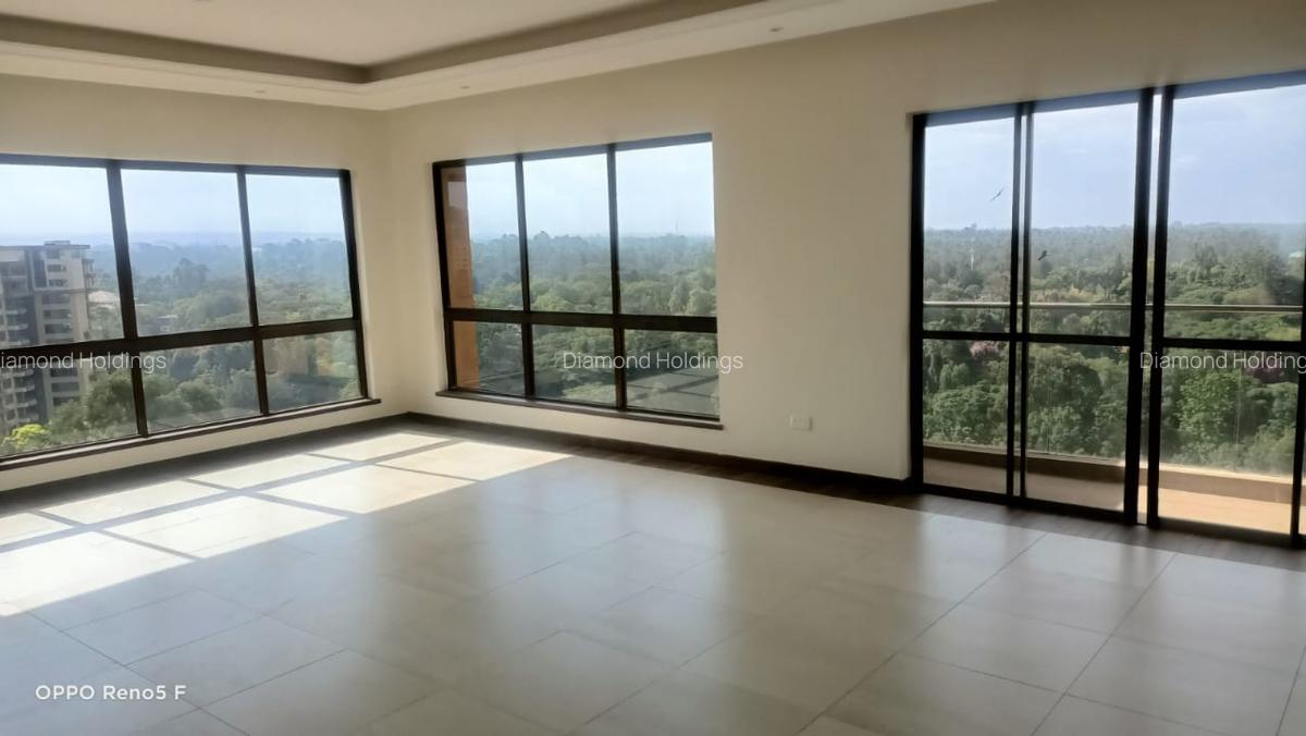 3 Bed Apartment with En Suite at Parklands - 5