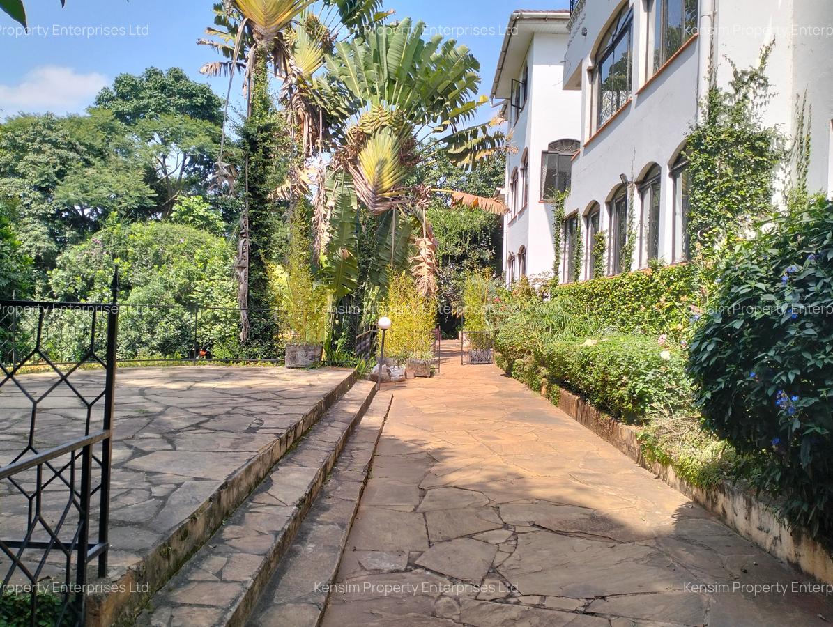 5 Bed Townhouse with En Suite in Nyari - 13