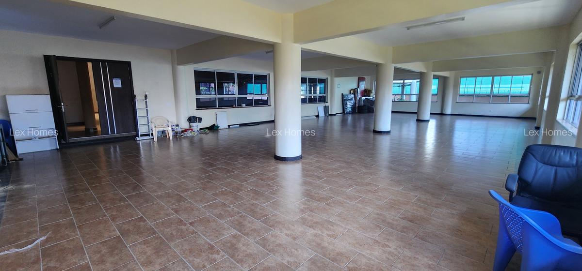2 Bed Apartment with En Suite at Mandela Road - 14