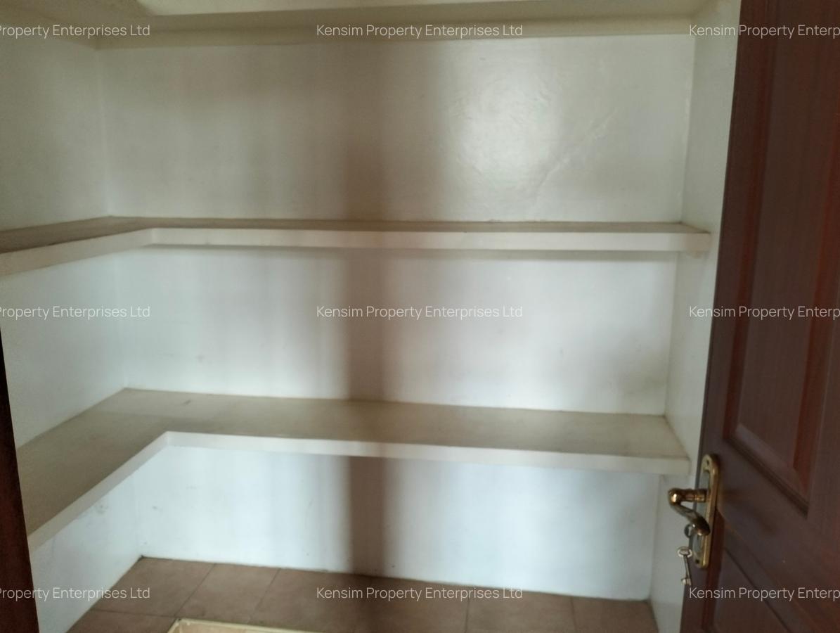 5 Bed Townhouse with En Suite in Lavington - 5