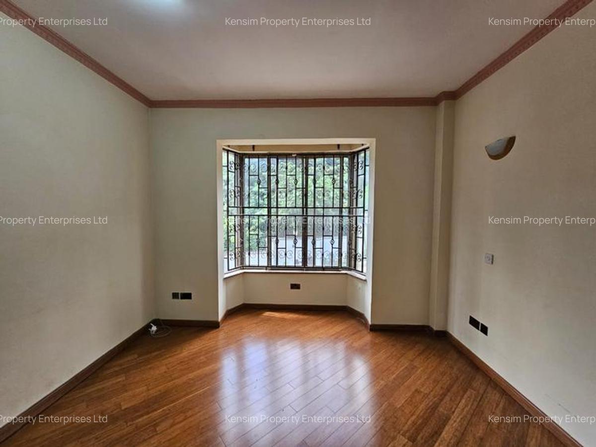5 Bed Townhouse with En Suite in Westlands Area - 16