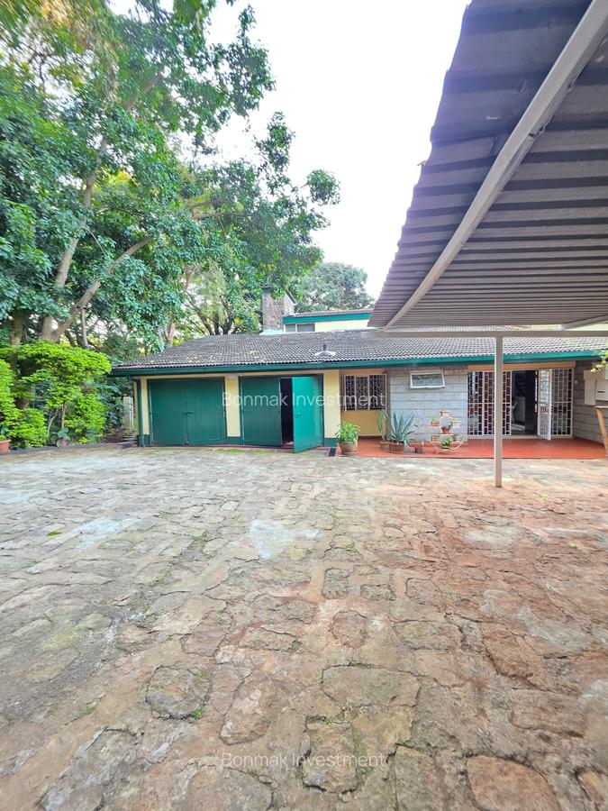 4 Bed House with En Suite at Close To Abc Place. - 2