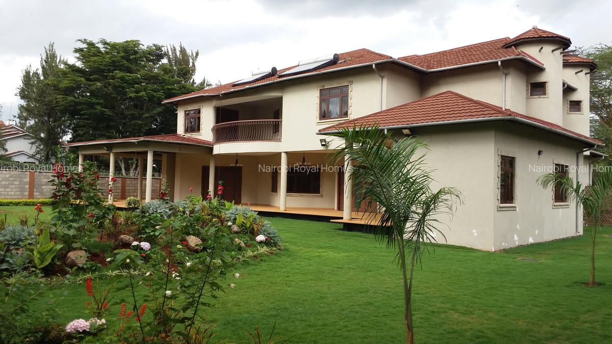 5 Bed House with En Suite at Flem Tree - 8