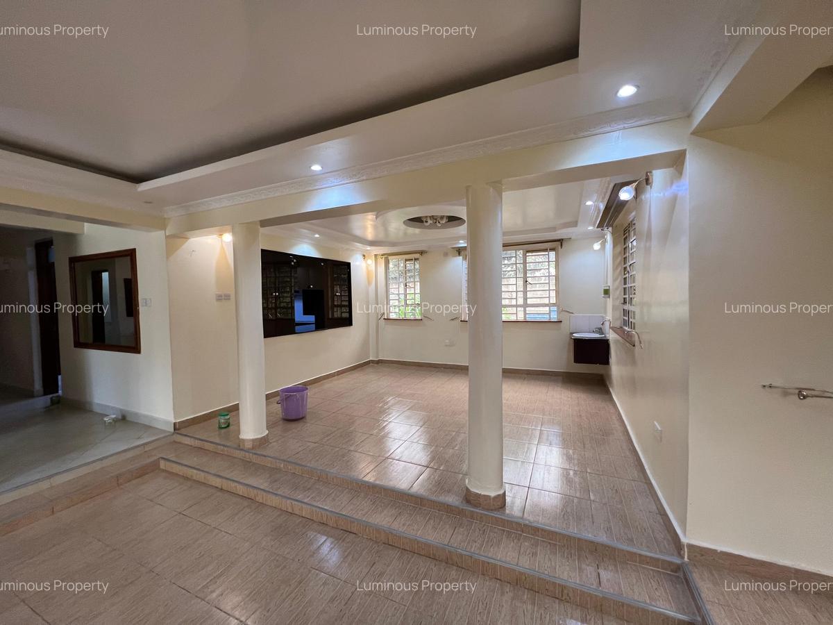 5 Bed House with En Suite at Membley - 6