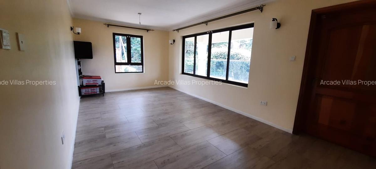 5 Bed Townhouse with En Suite in Lavington - 10