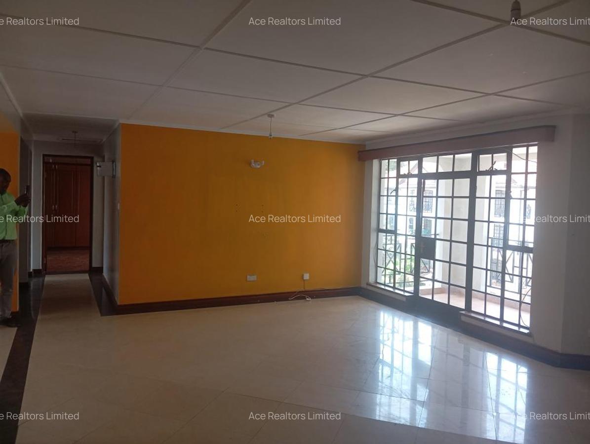 3 Bed Apartment with En Suite at Valley Arcade - 5