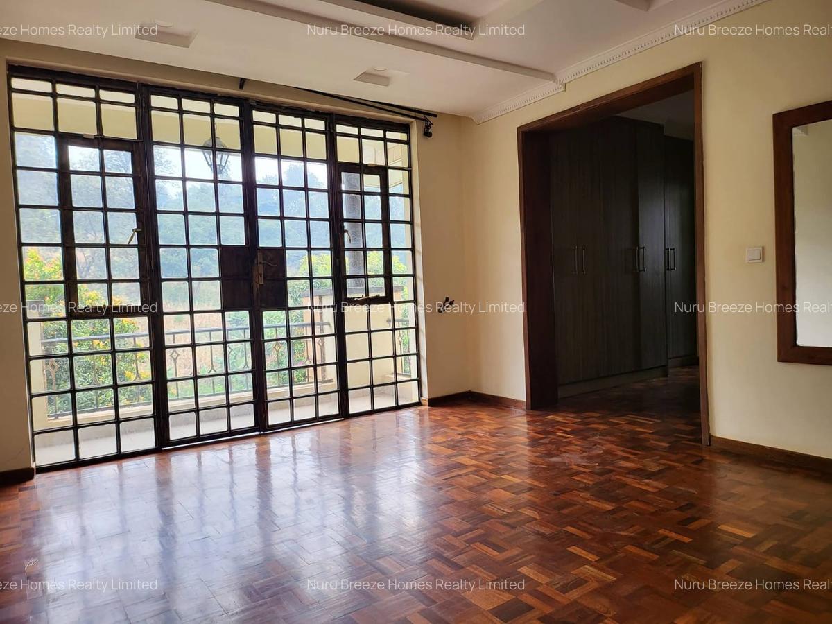 4 Bed Townhouse with En Suite in Kitisuru - 15
