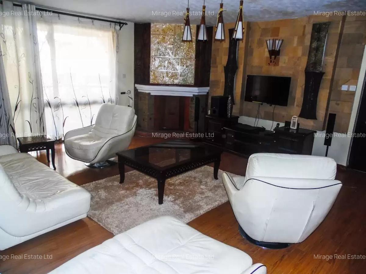 3 Bed Apartment with Swimming Pool in Riverside - 9