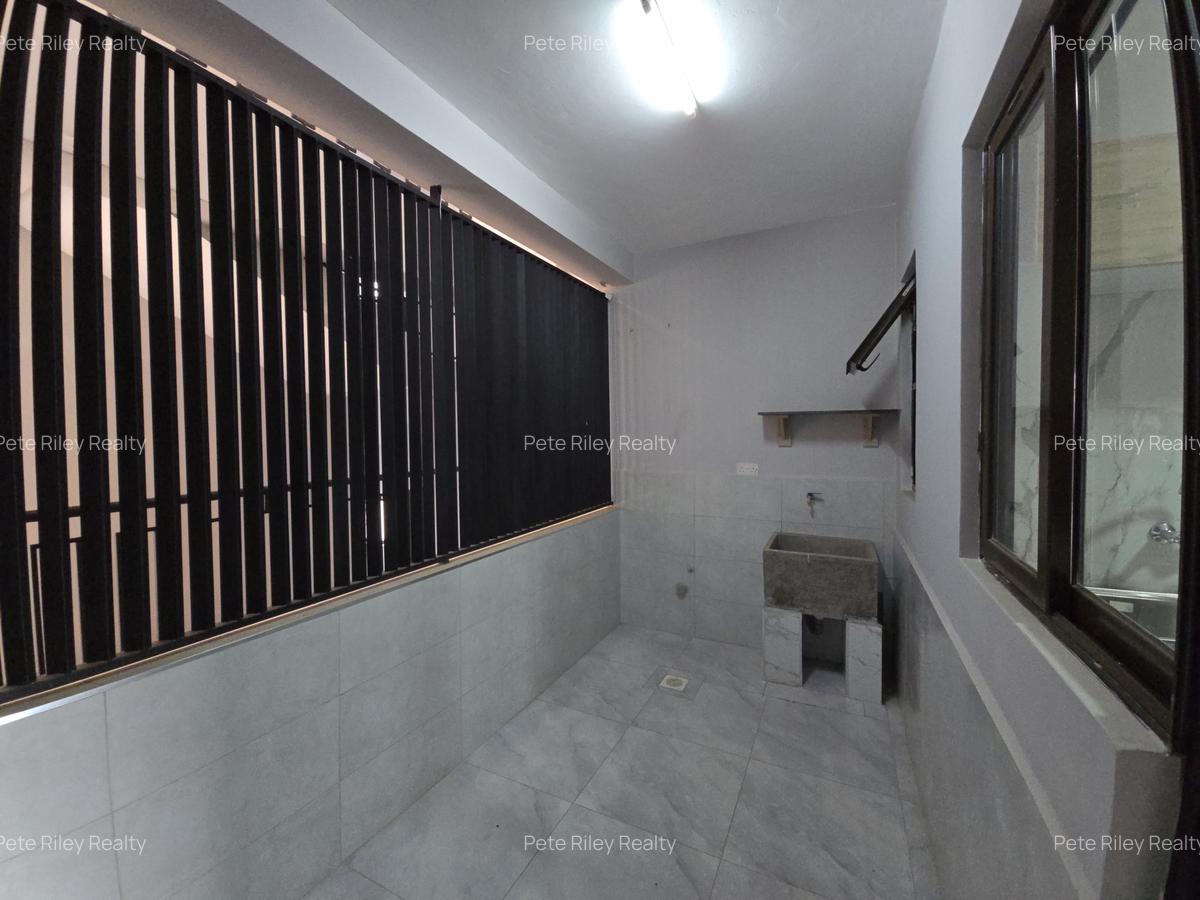 3 Bed Apartment with En Suite at School Lane - 9