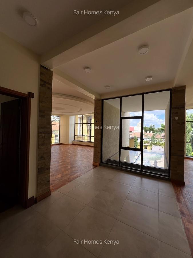 5 Bed Townhouse with En Suite at Elmolo Drive - 20