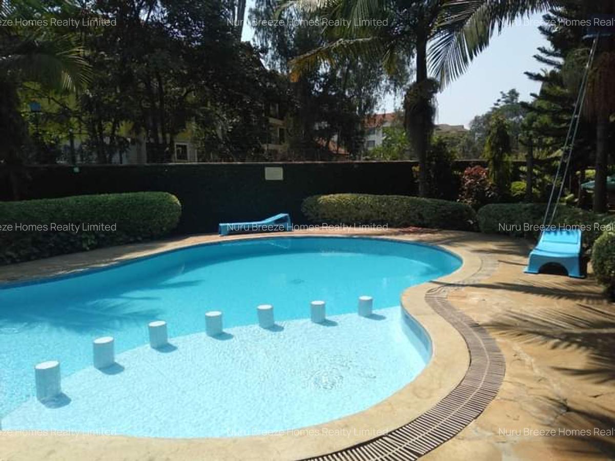 4 Bed Townhouse with En Suite in Lavington - 20