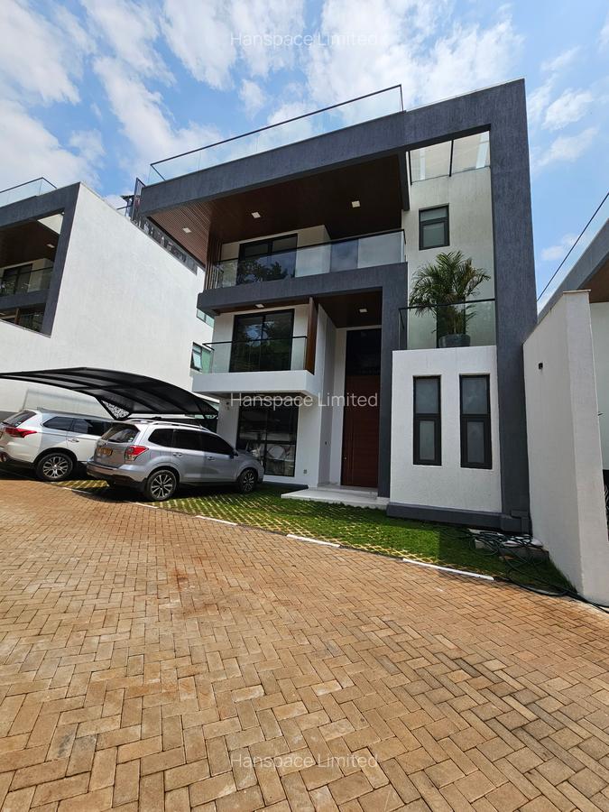 6 Bed Villa with En Suite in Lavington - 2