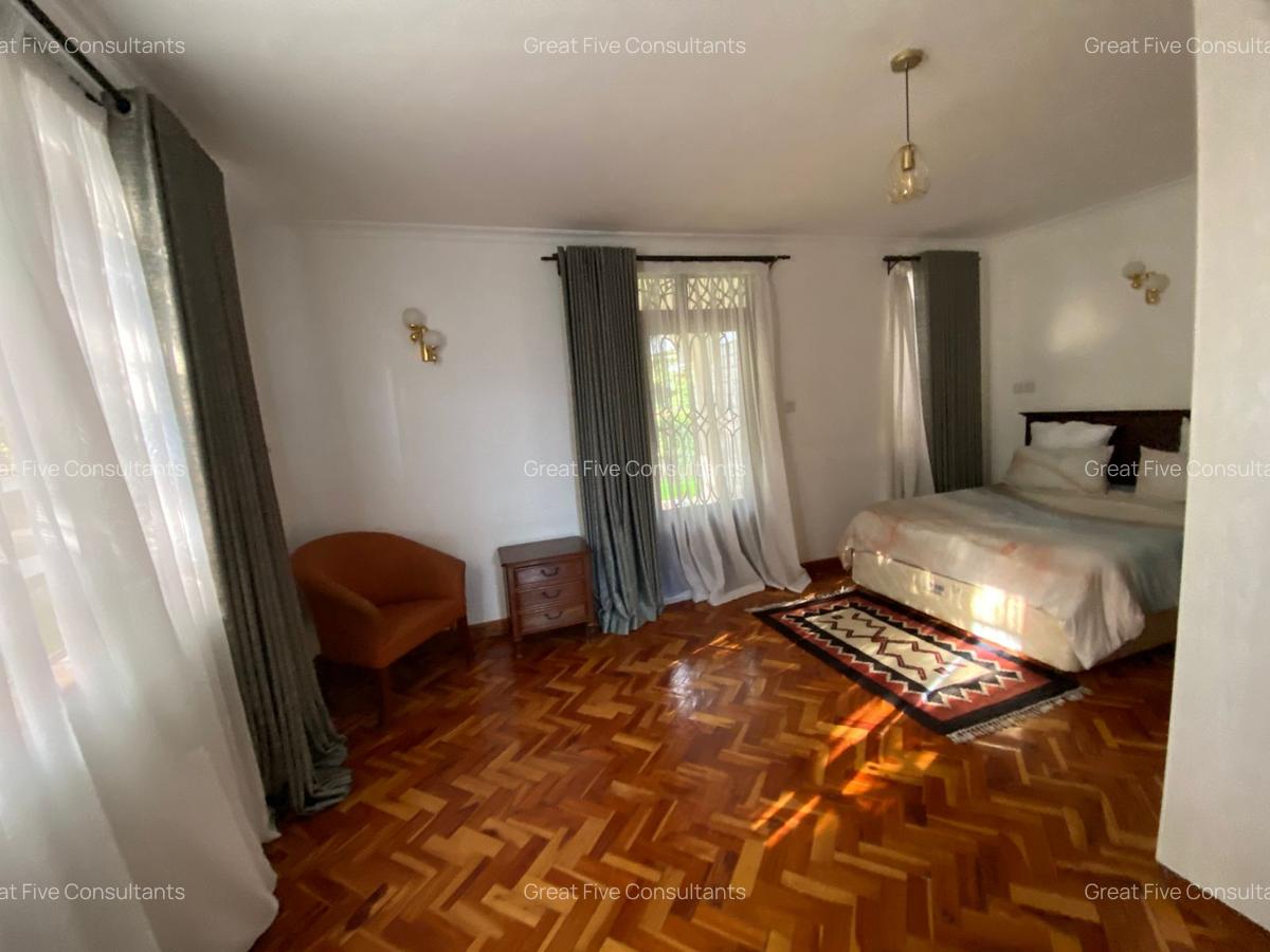 5 Bed House with En Suite in Runda - 10