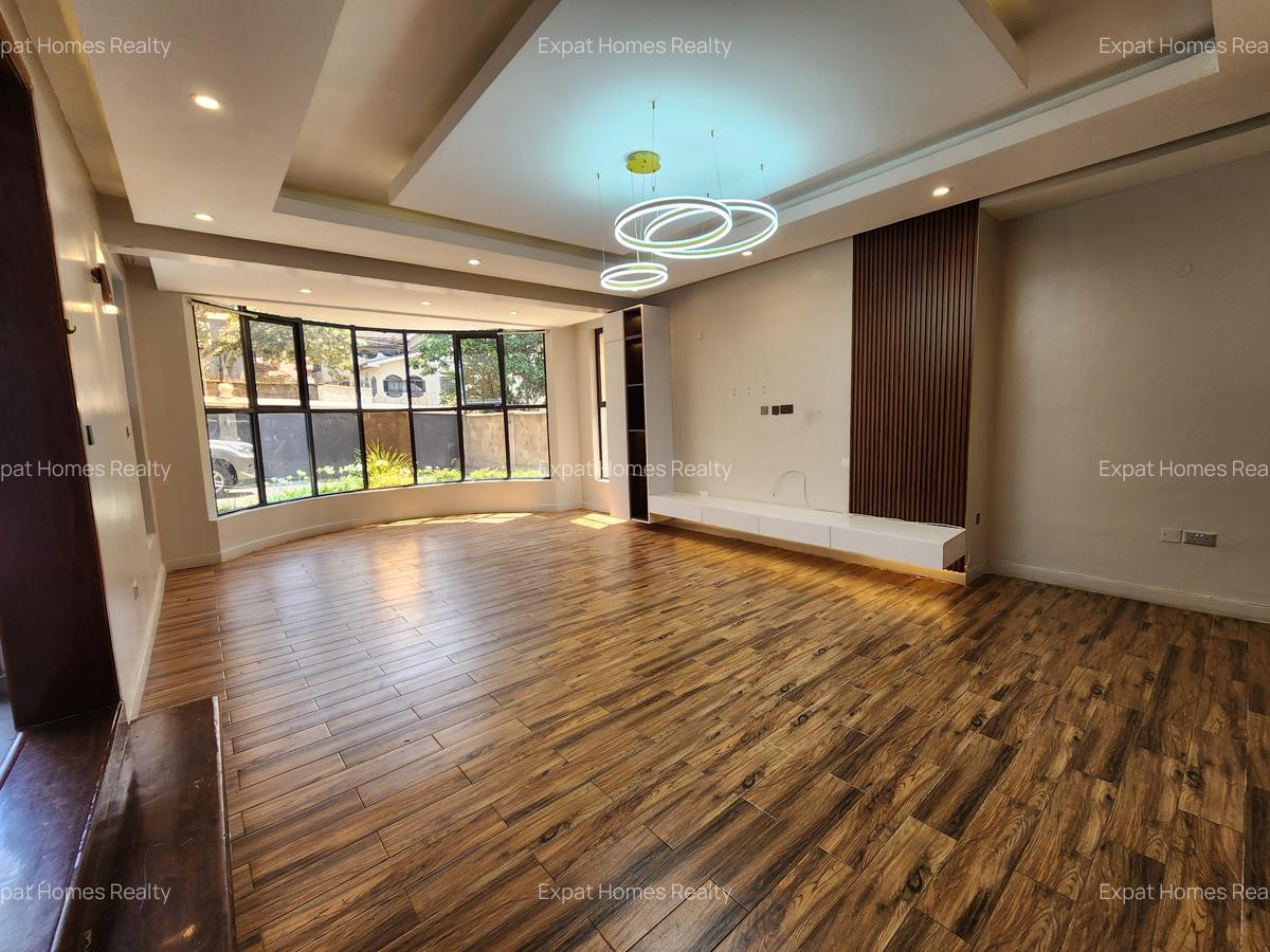 5 Bed Villa with En Suite in Lavington - 3