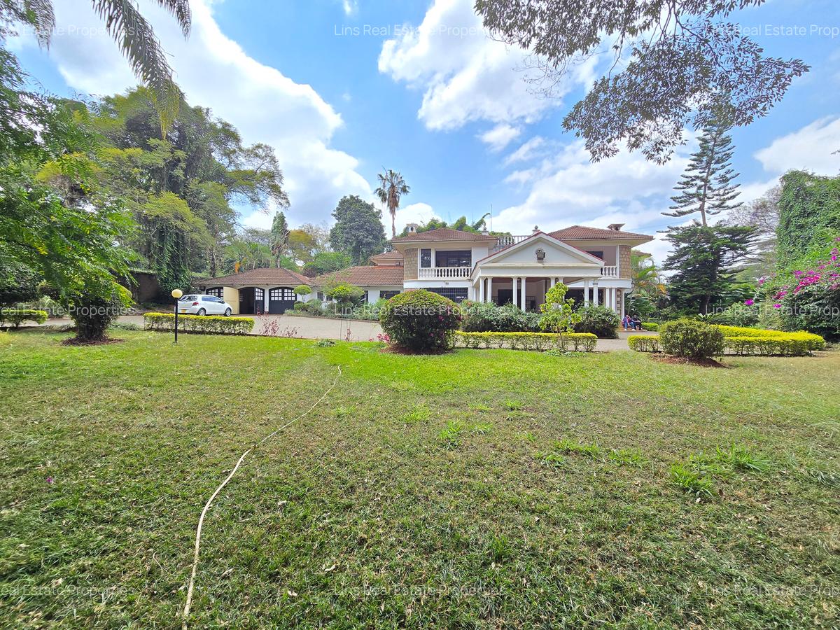 5 Bed House with En Suite in Runda - 2
