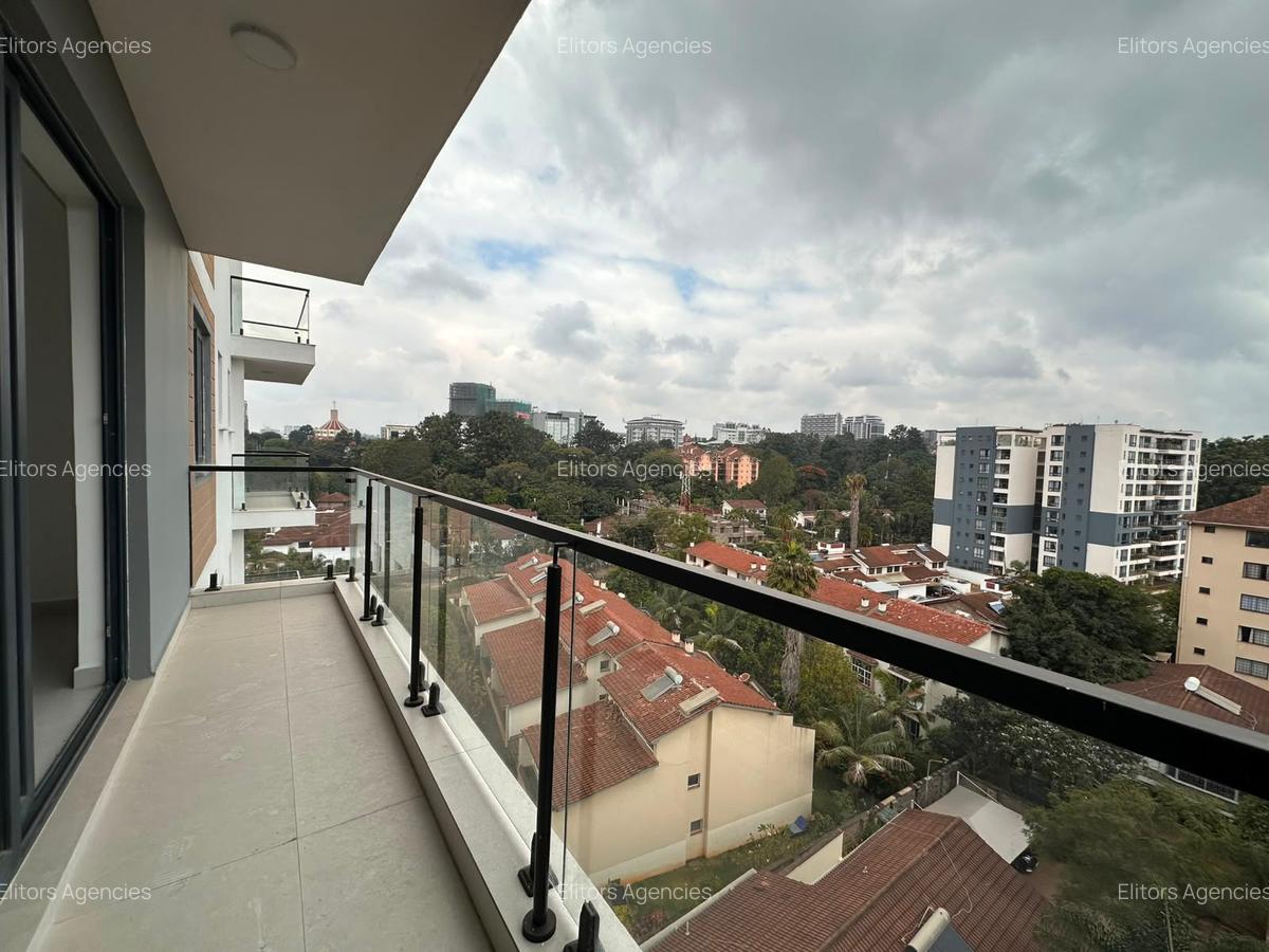 3 Bed Apartment with En Suite at Brookside Drive - 1