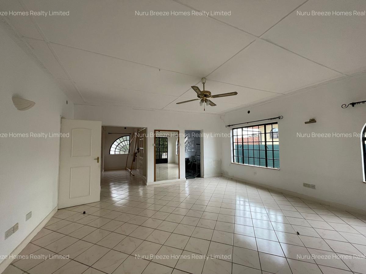 5 Bed House with En Suite in Runda - 10