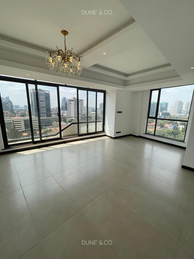 Serviced 3 Bed Apartment with En Suite in Riverside - 18