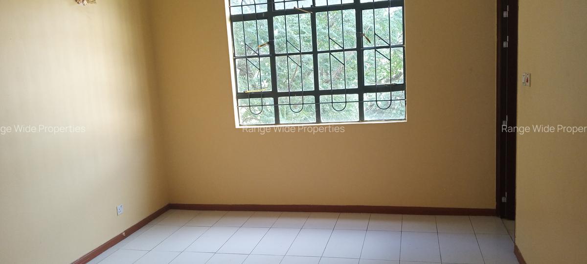2 Bed Apartment with En Suite in Lavington - 7
