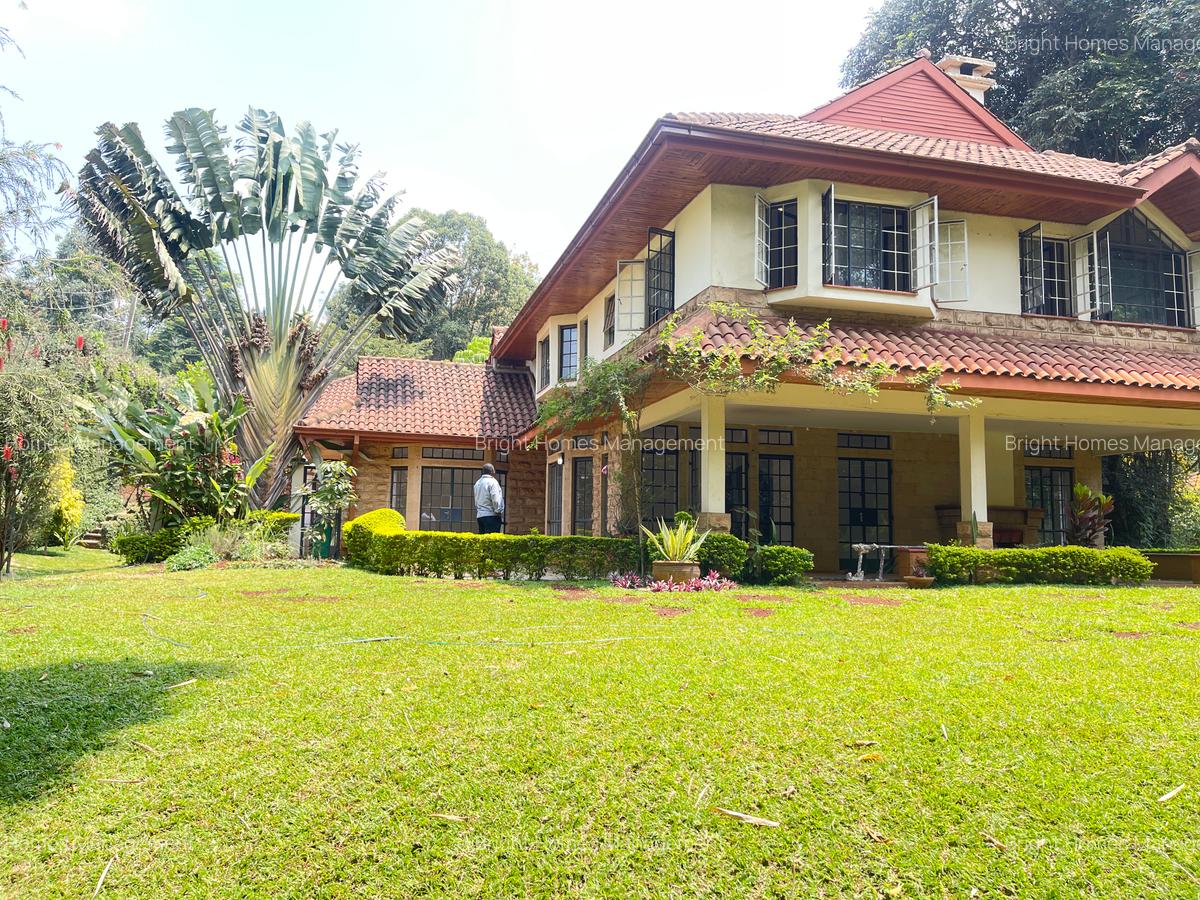 5 Bed Villa with En Suite in Rosslyn - 2