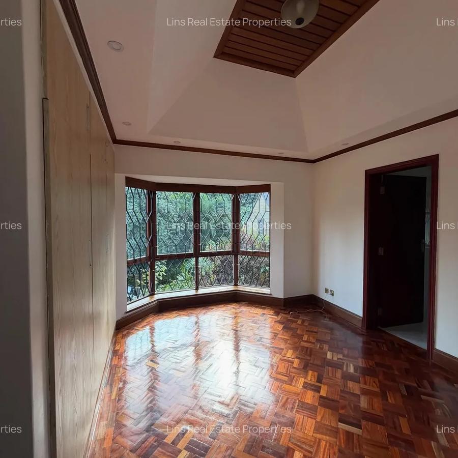 5 Bed Townhouse with En Suite in Runda - 19
