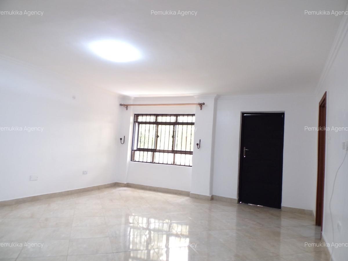 7 Bed House with En Suite at Hillcrest Road - 8