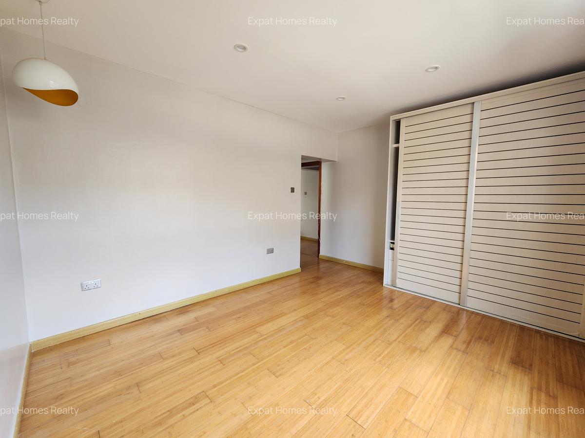 5 Bed Villa with En Suite in Lavington - 17