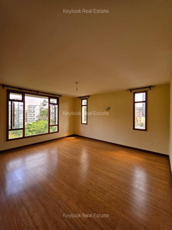 3 Bed Apartment with En Suite at Riverside Drive - 11